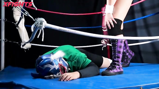 VKID-11 Unilaterally put a professional wrestling attacks