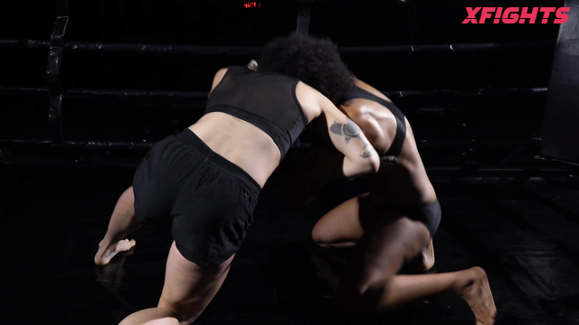 Female Wrestling Zone - Sativa vs Kaos