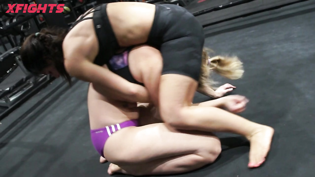 Female Wrestling Zone - Viktoria vs Bianca