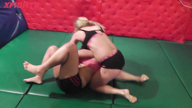 London Wrestling Studio LWS - Isabella vs Desiree