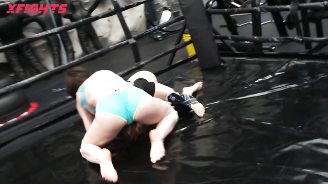 Female Wrestling Zone - Ginger Ninja vs Zsuzsa