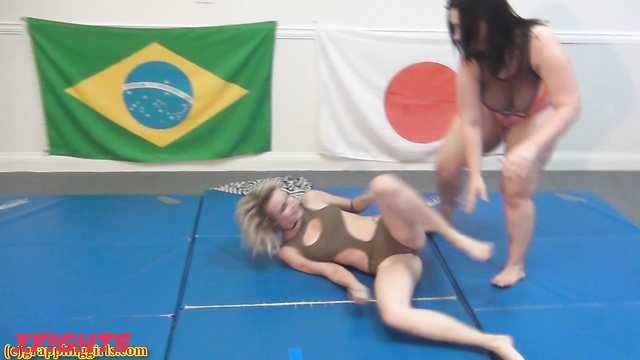 Grappling Girls in Action - GG409C ﻿Milah vs Tall Blonde