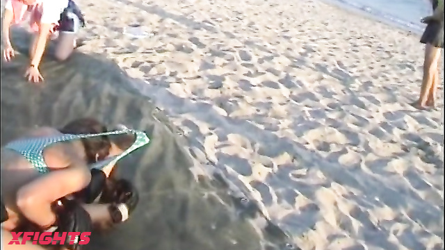 DWW-125-02 Beach MMA with TKO - Natasha K vs Natalia S
