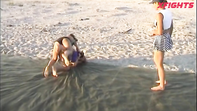 DWW-125-02 Beach MMA with TKO - Natasha K vs Natalia S
