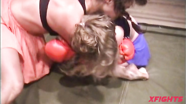 DWW-126-02 Punch and Kick Disco Fight - Tatjana L vs Tatyana K