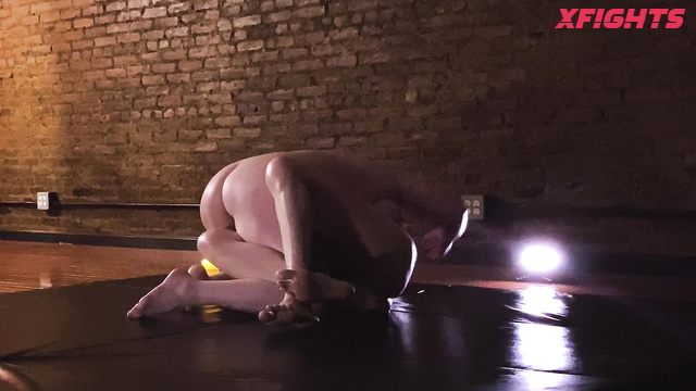 Hanz VanDerKill's Battle Theatre - Bettie Brickhouse vs Hanz - Private SexWrestle