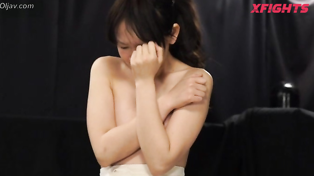 AYJ-5 Darkness sumo, Girl wrestlers insult 5