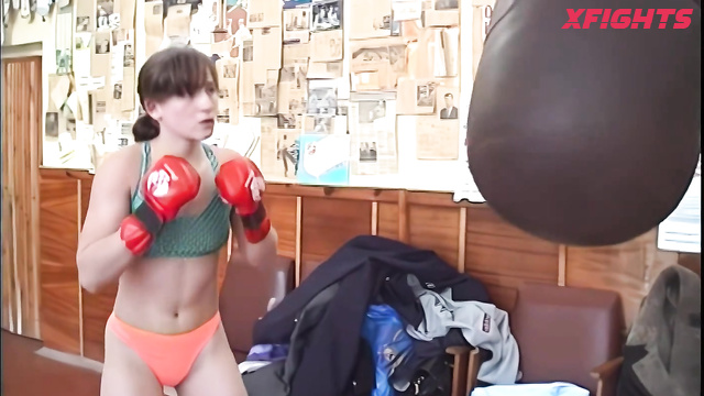 DWW - FOM-027 Mixed Martial Arts in Thongs - Lessja vs Tatyana K