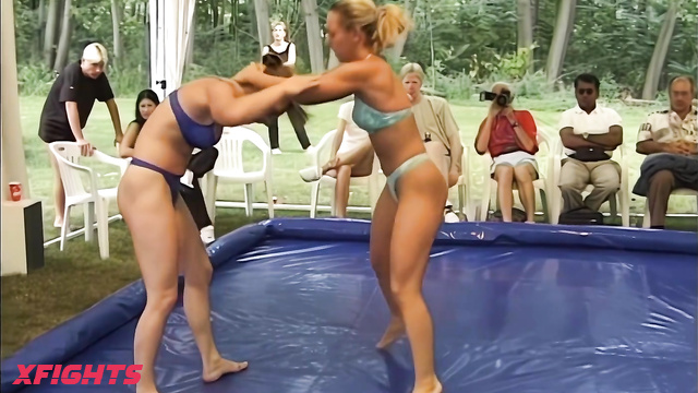 DWW - EU-086-01 Kriszta vs Hana Bikini Championships