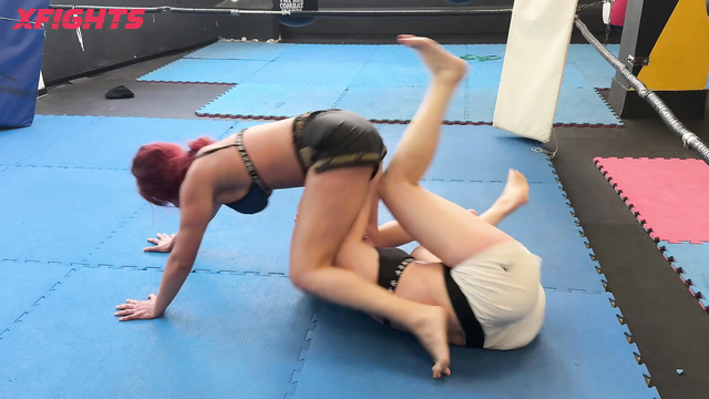 Female Wrestling Zone - Samantha vs Gaia