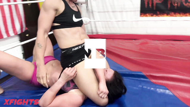 Female Wrestling Zone - Lara vs Jaki