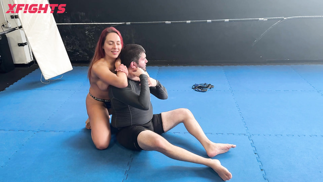 Dirty Wrestling Pit - Gaia vs Zac T