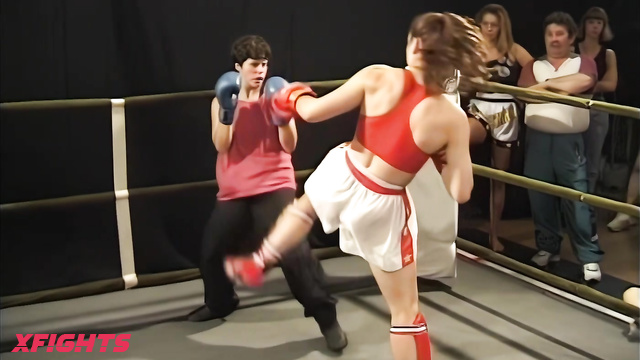 DWW EU-074-03 Women Pro Kickboxing Andrea Boxe vs Elena