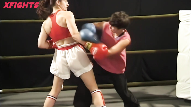 DWW EU-074-03 Women Pro Kickboxing Andrea Boxe vs Elena