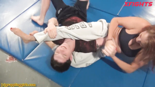 GrapplingGirls - GG 243 Part B Robin vs Kyle